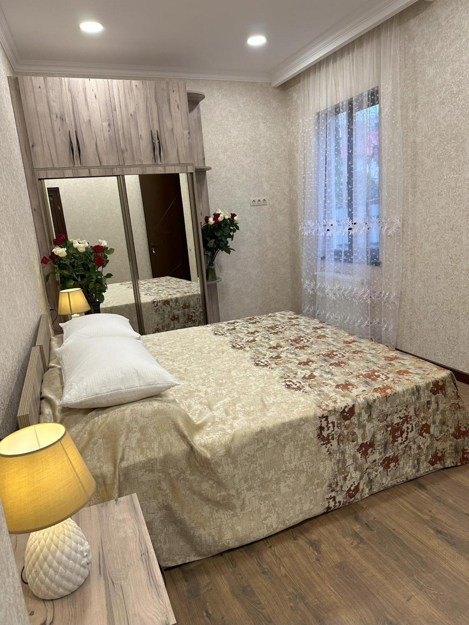 Three Palms Guest House Tbilisi Eksteriør bilde