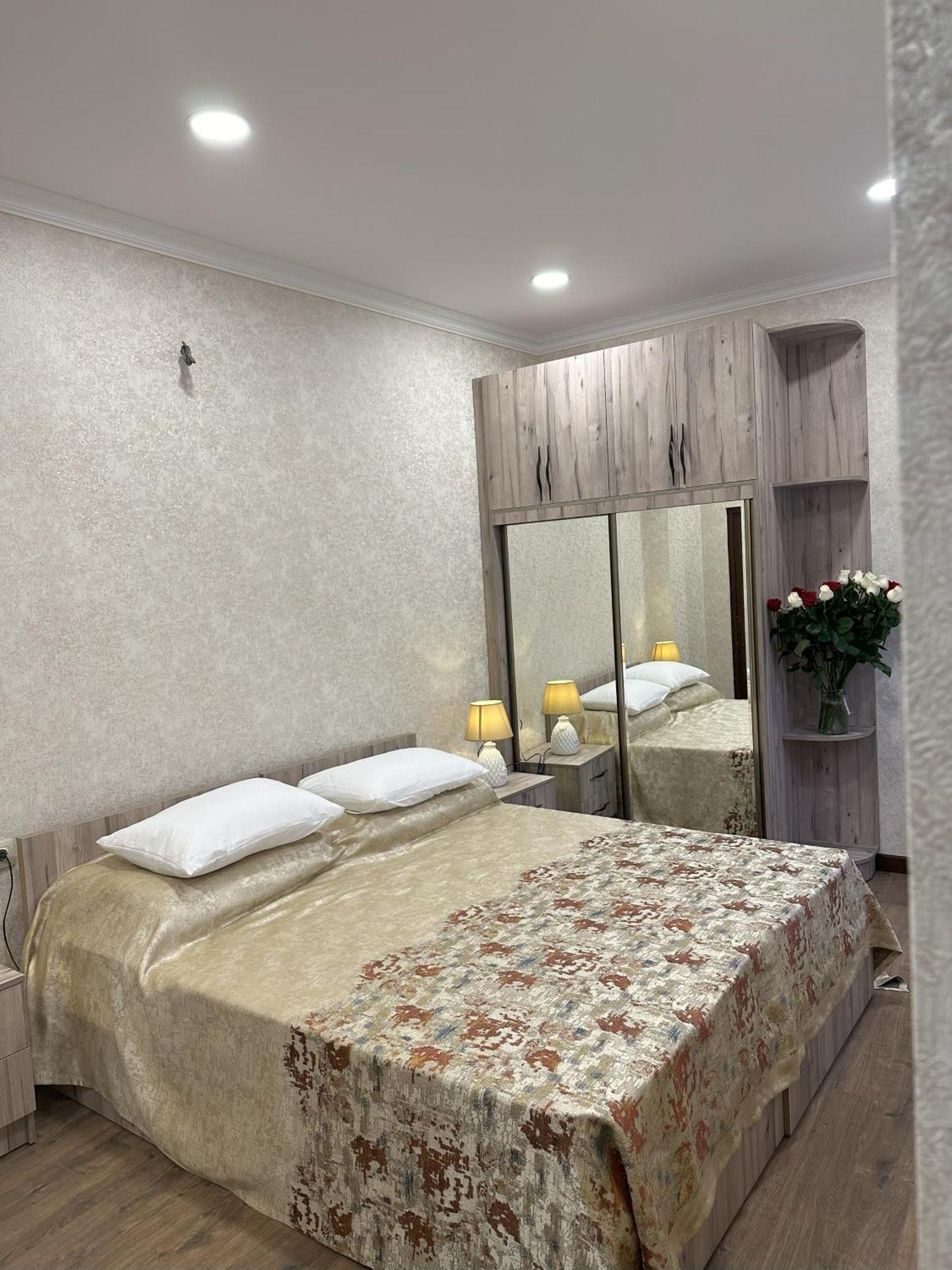Three Palms Guest House Tbilisi Eksteriør bilde