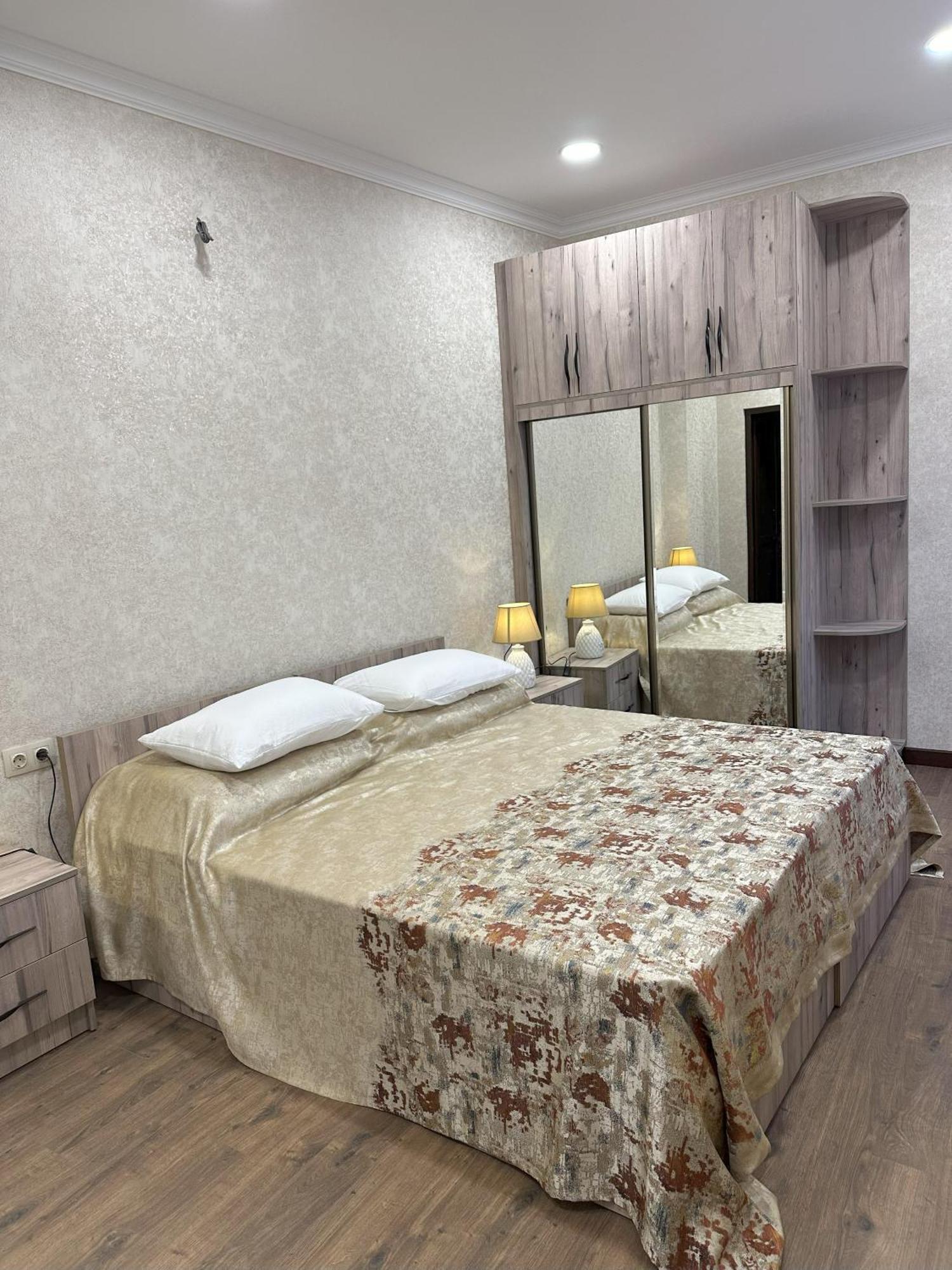 Three Palms Guest House Tbilisi Eksteriør bilde