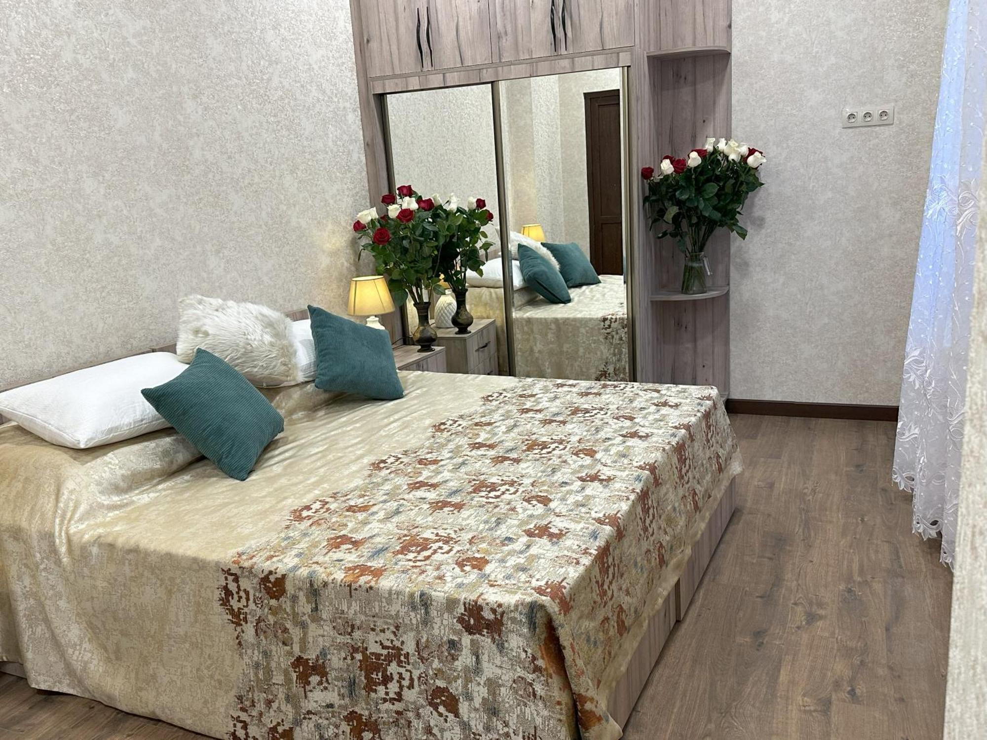 Three Palms Guest House Tbilisi Eksteriør bilde