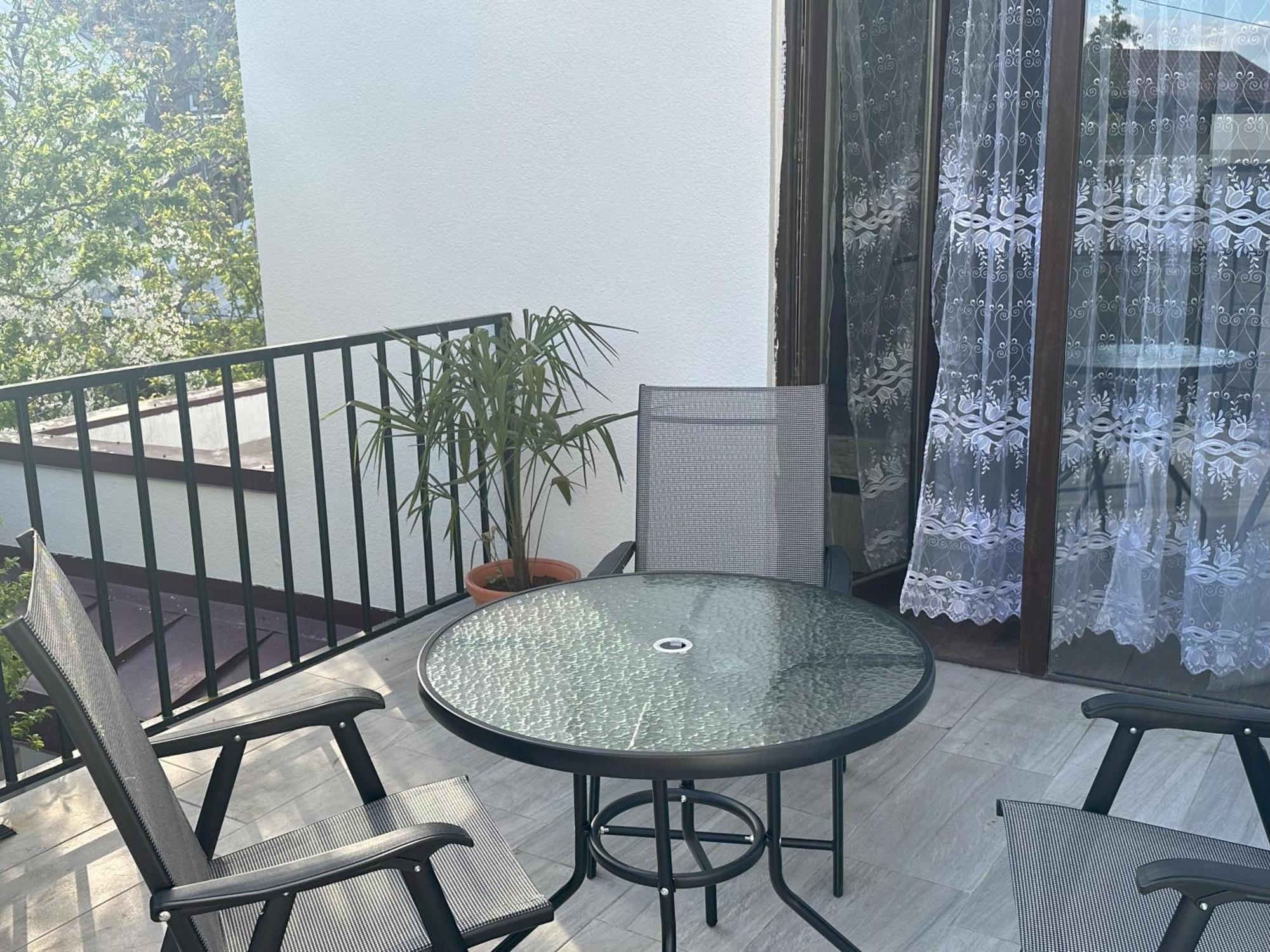 Three Palms Guest House Tbilisi Eksteriør bilde