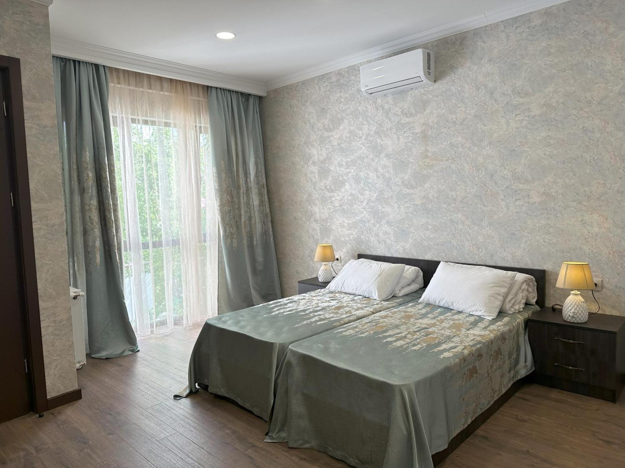 Three Palms Guest House Tbilisi Eksteriør bilde